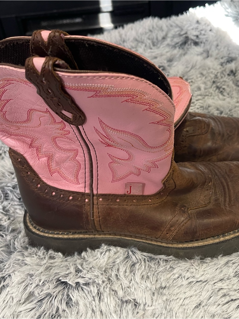 Justin Boots Brown Leather cowgirl gypsy Boot with Pink Embroidered Shaft - Picture 4 of 6